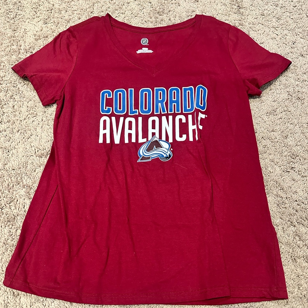 Women’s Colorado Avalanche t-shirt